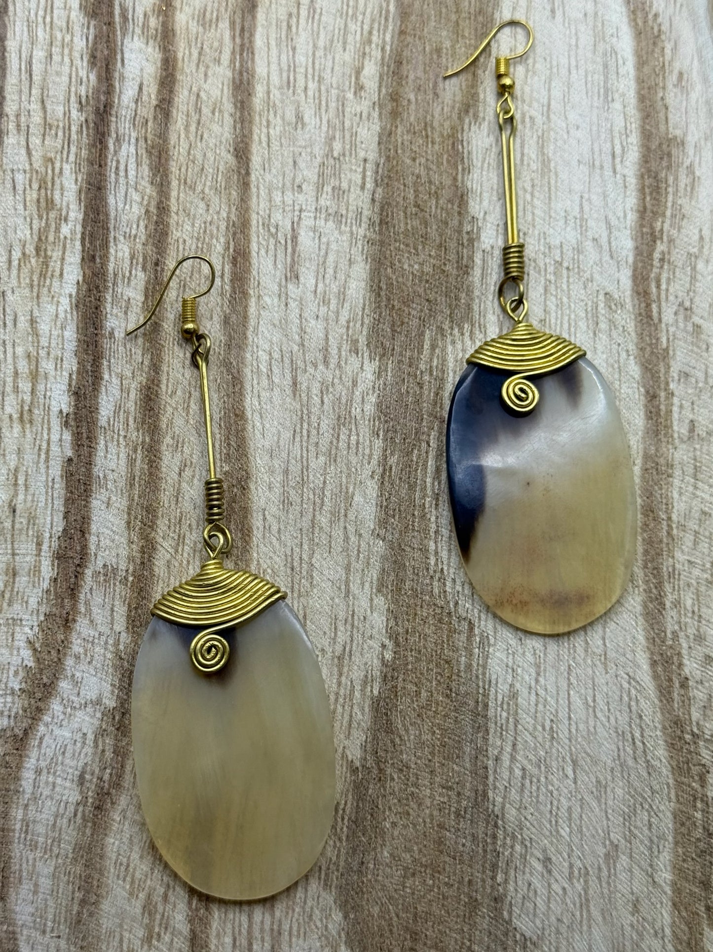 Handmade Cow Horn Earrings – Kenya