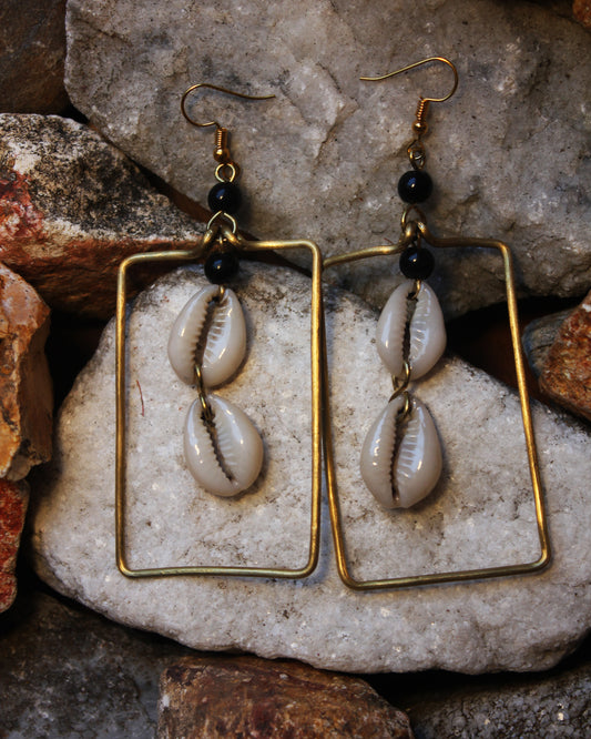 Cowry Shell Square in Brass with Black Beads
